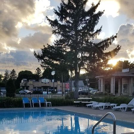 Lake Erie Lodge Buitenkant foto